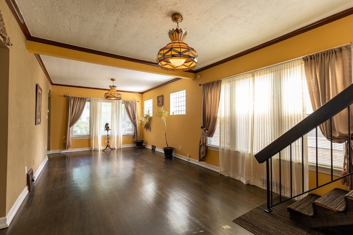 6840 29th Place Berwyn, IL 60402 - Photo 8 of 32 a view of an entryway with wooden floor