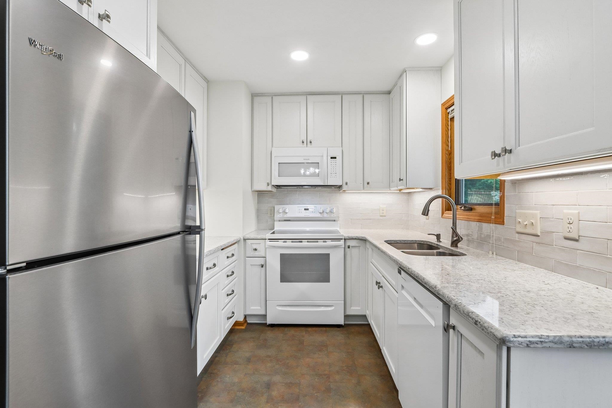 5006 Violet Lane Madison, WI 53714 - Photo 13 of 34