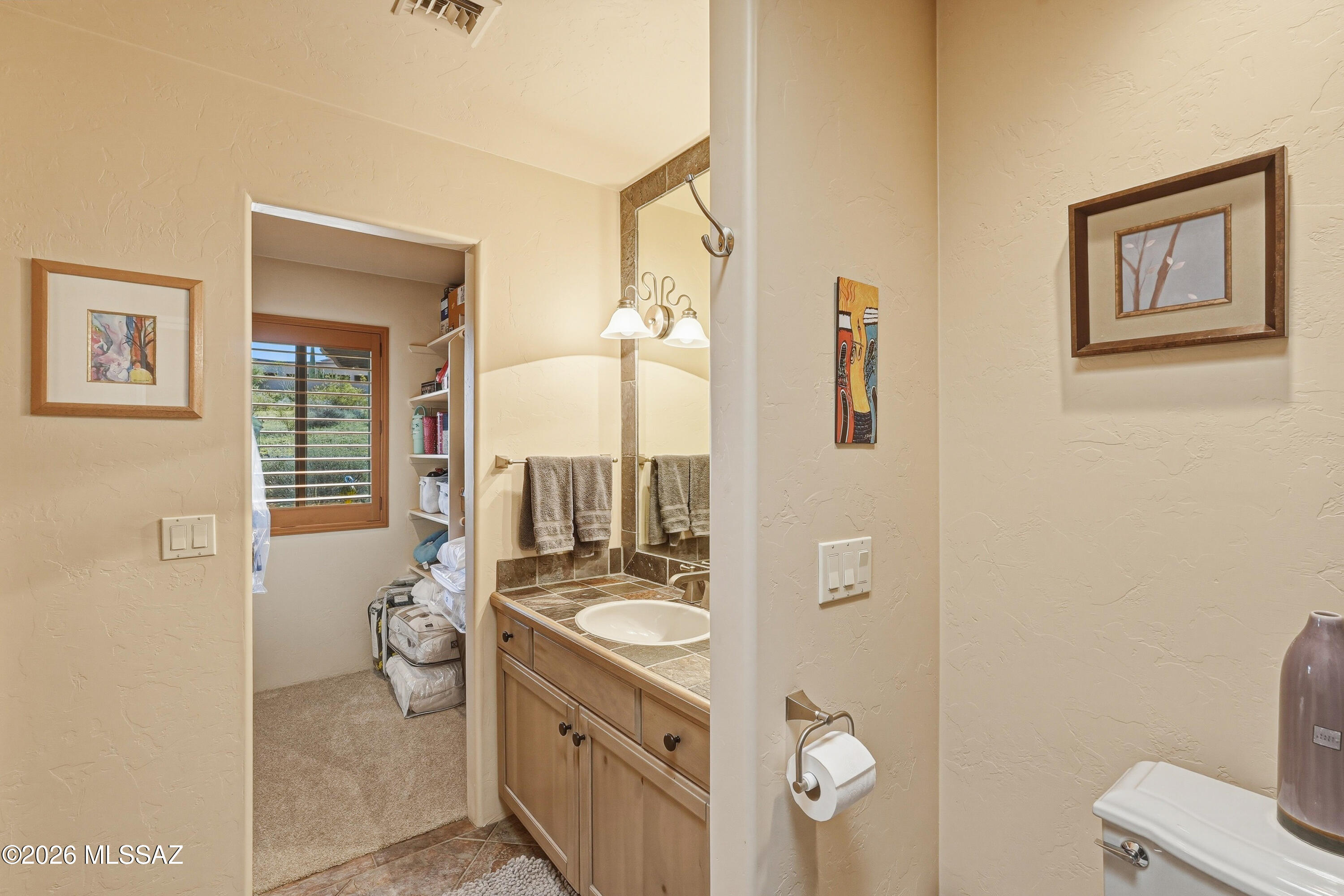 6060 North Abington Road Tucson, AZ 85743 - Photo 20 of 47 Guest quarters walk-in closet