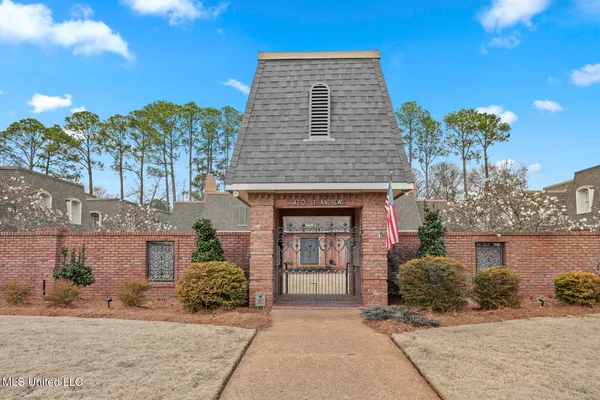 $385,000 | 420 St Andrews Drive, Unit 24, Jackson, MS 39211