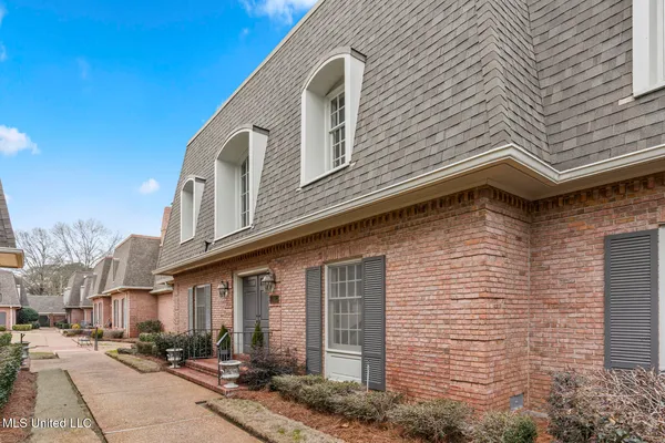 $385,000 | 420 St Andrews Drive, Unit 24, Jackson, MS 39211