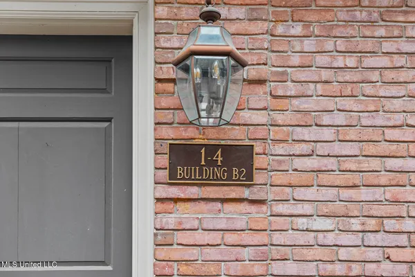 $385,000 | 420 St Andrews Drive, Unit 24, Jackson, MS 39211