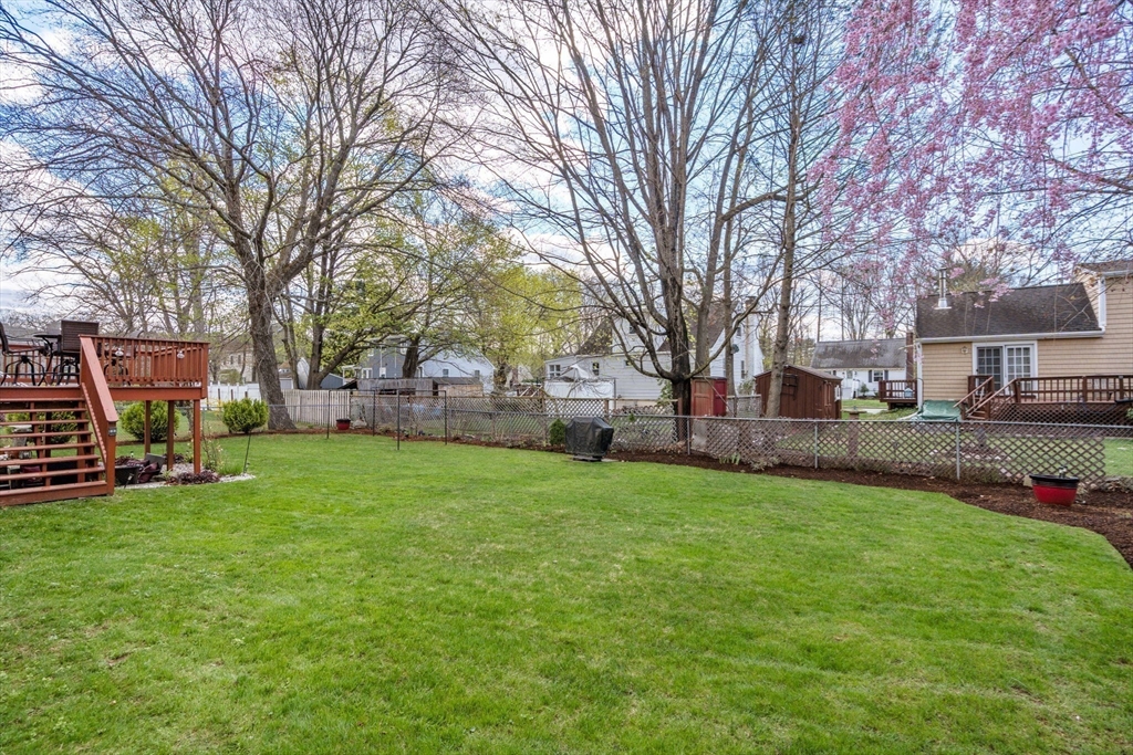 40 Manor Road Shrewsbury, MA 01545 - Photo 3 of 29