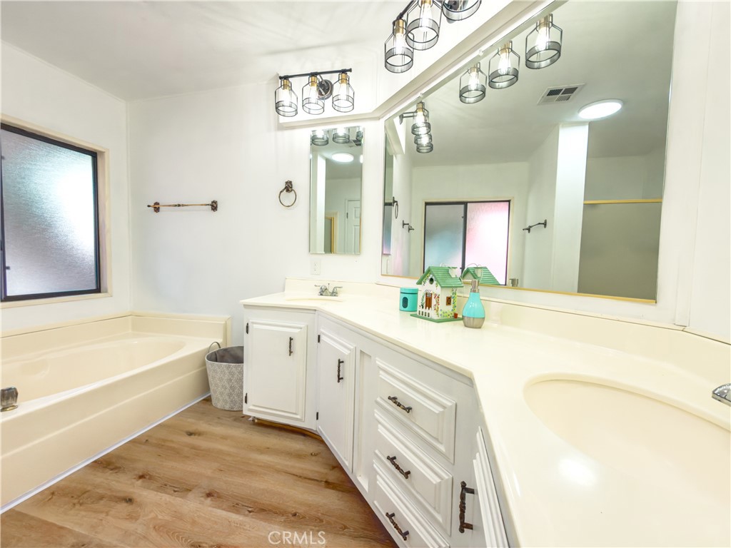 840 East Foothill Boulevard, Unit 203 Azusa, CA 91702 - Photo 22 of 45 Primary bathroom