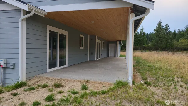 $699,900 | 400 East McLane Cv Drive, Grapeview, WA 98546