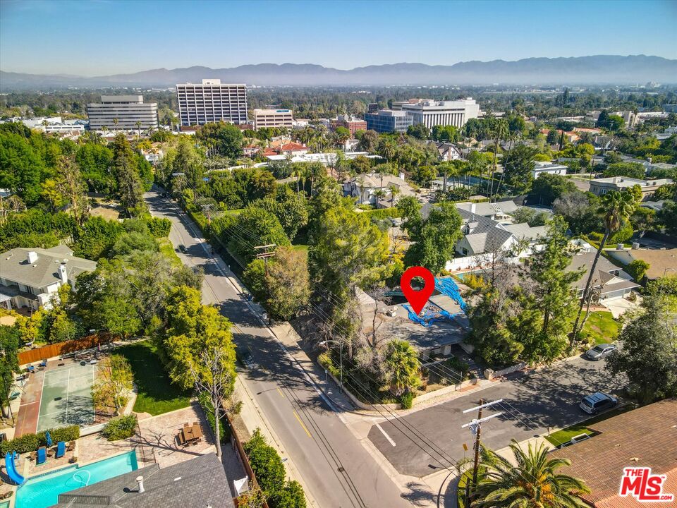 16643 Nanberry Road Encino, CA 91436 - Photo 12 of 17