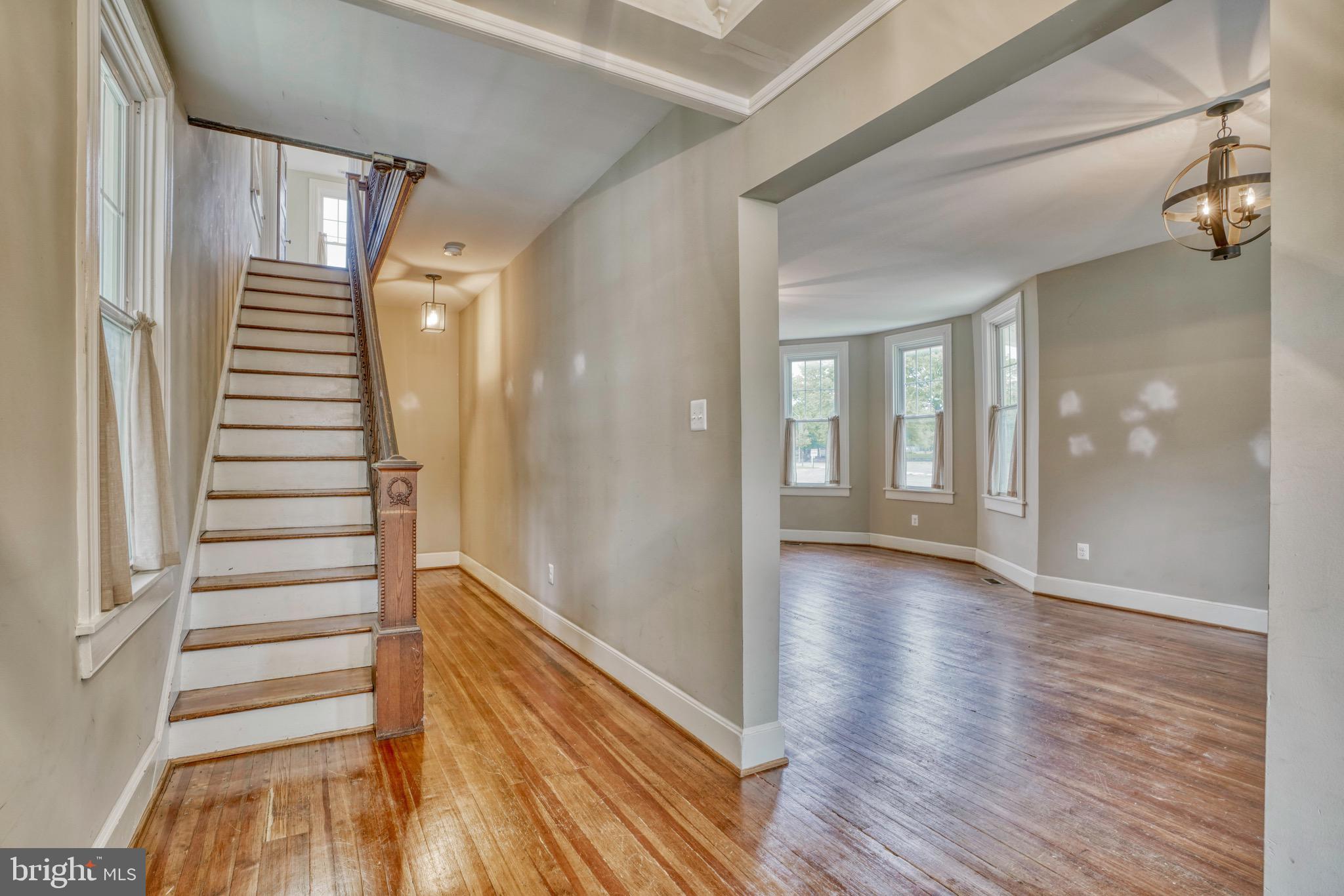 501 Orkney Road Baltimore, MD 21212 - Photo 9 of 56