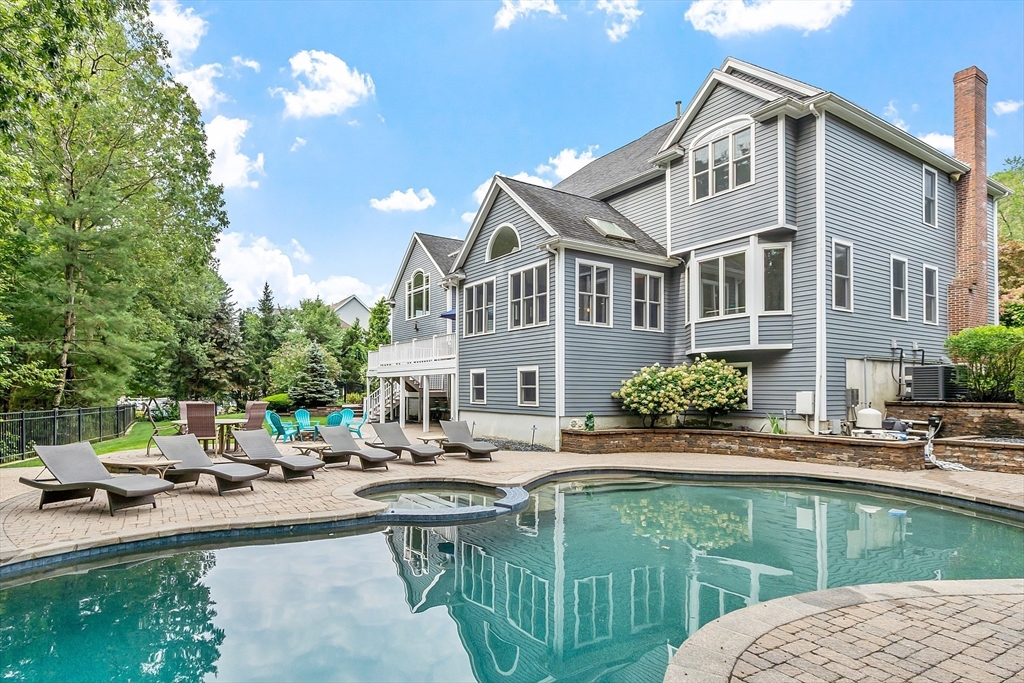 125 Lancaster Road North Andover, MA 01845 - Photo 1 of 41 Gallery Image 1
