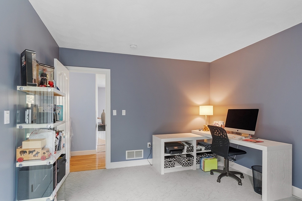 125 Lancaster Road North Andover, MA 01845 - Photo 24 of 41 Gallery Image 24