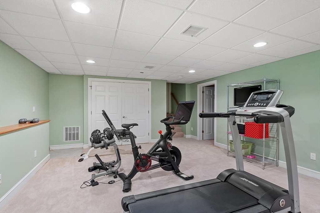 125 Lancaster Road North Andover, MA 01845 - Photo 26 of 41 Gallery Image 26