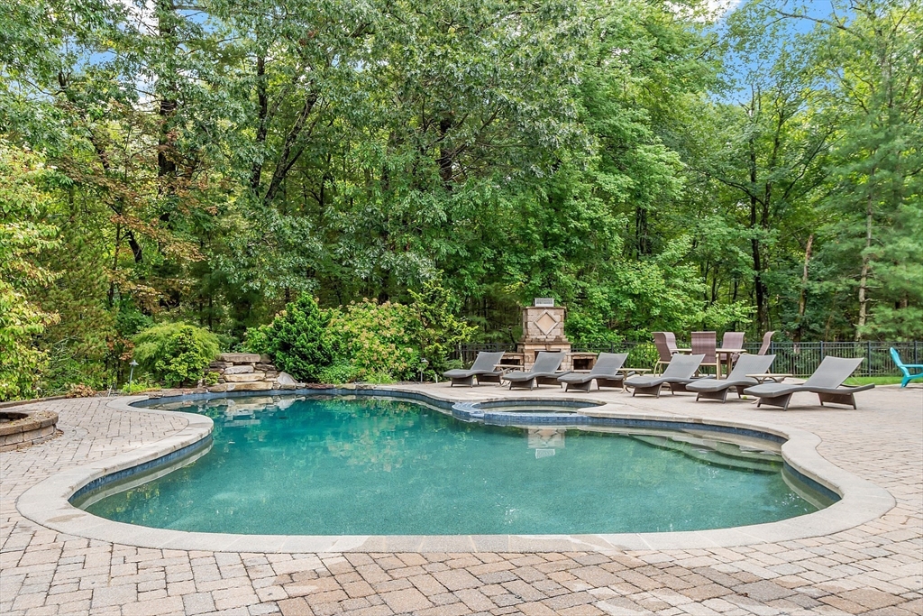 125 Lancaster Road North Andover, MA 01845 - Photo 33 of 41 Gallery Image 33