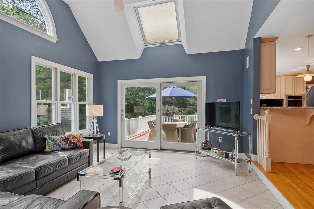 125 Lancaster Road North Andover, MA 01845 - Photo 7 of 41 Gallery Image 7