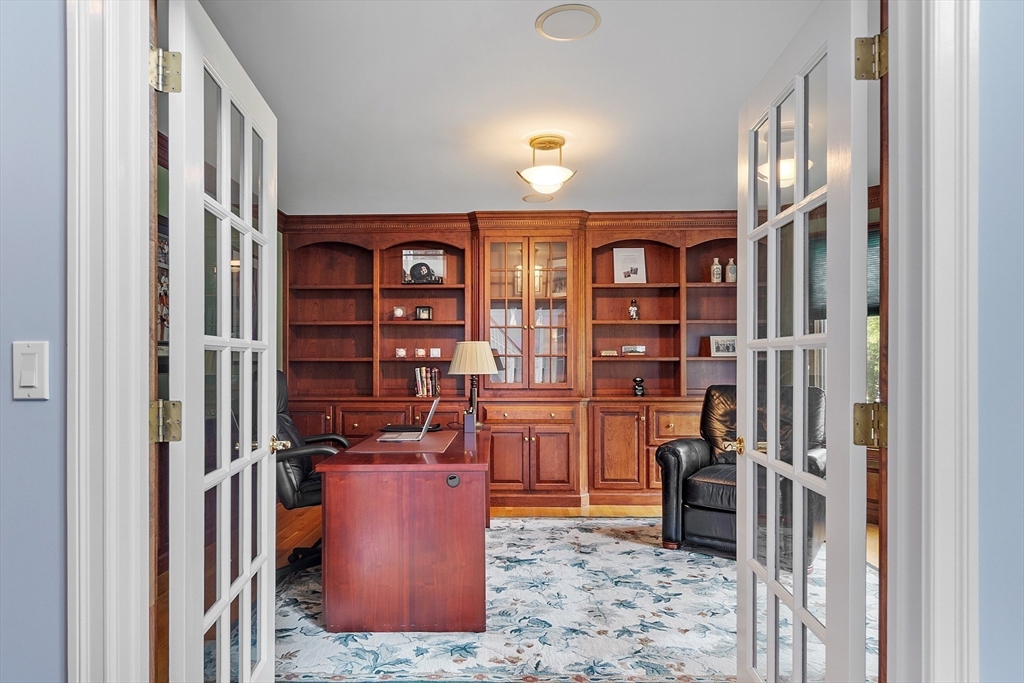 125 Lancaster Road North Andover, MA 01845 - Photo 8 of 41 Gallery Image 8