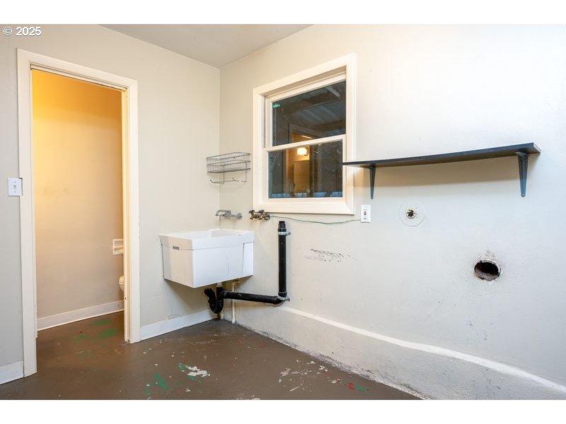 5128 Southwest Mitchell Street Portland, OR 97221 - Photo 21 of 25 Gallery Image 21