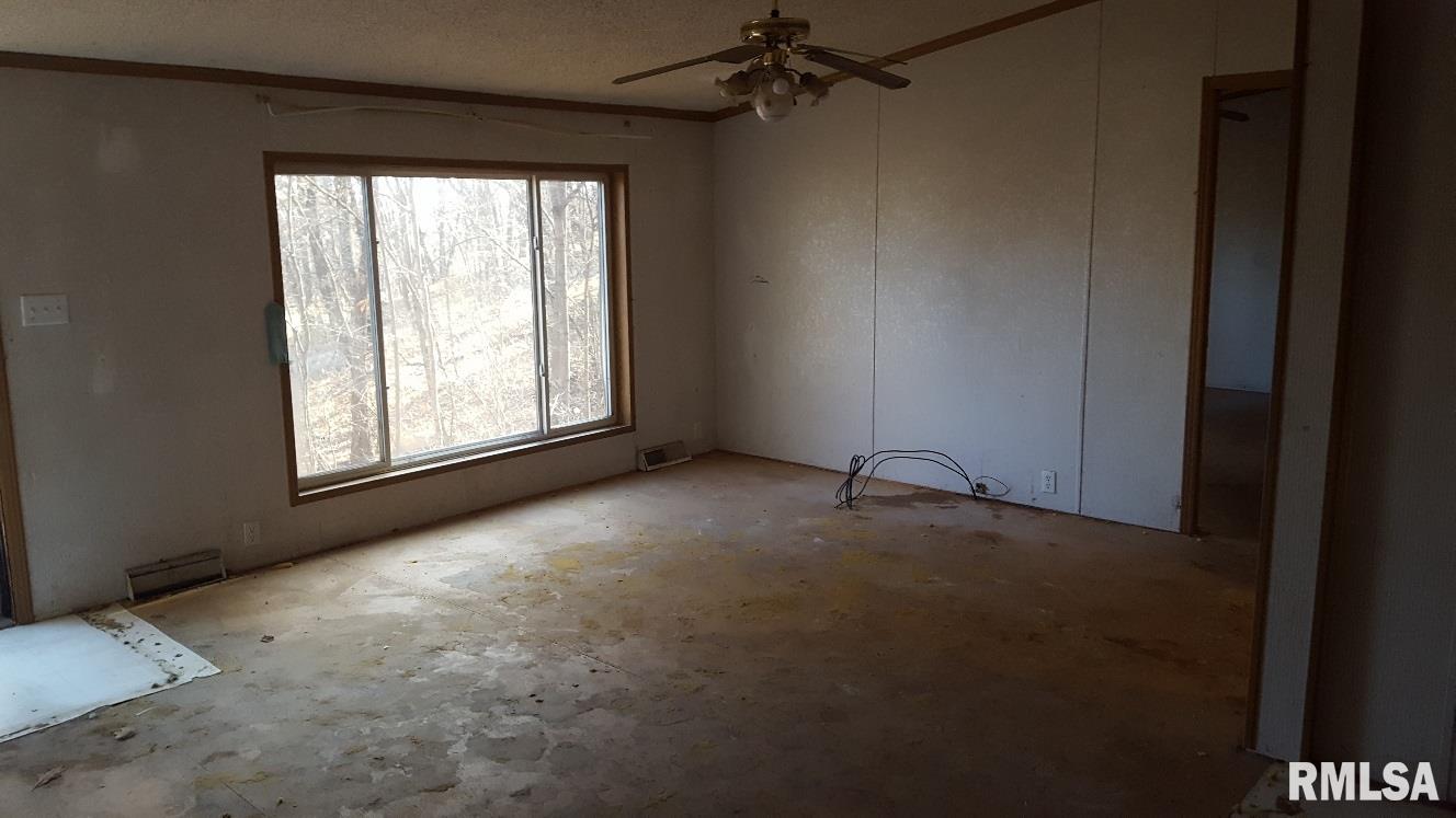 22632 North Creek Road Canton, IL 61520 - Photo 12 of 31 Gallery Image 12
