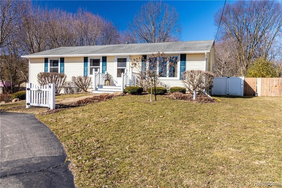 112 Ripley Road Linden, MI 48451 - Photo 2 of 40 20190323_112_Ripley_Rd_002.jpg