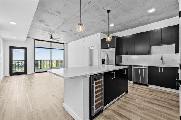 $3,917 | 221 Main Street North, Unit 1109, St. Petersburg, FL 33716