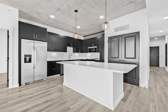 $4,593 | 221 Main Street North, Unit 1607, St. Petersburg, FL 33716