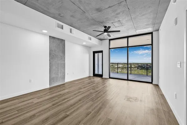 $3,917 | 221 Main Street North, Unit 1109, St. Petersburg, FL 33716