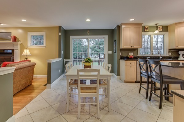 276 Warren Street Needham, MA 02492 - Photo 7 of 30 Gallery Image 7