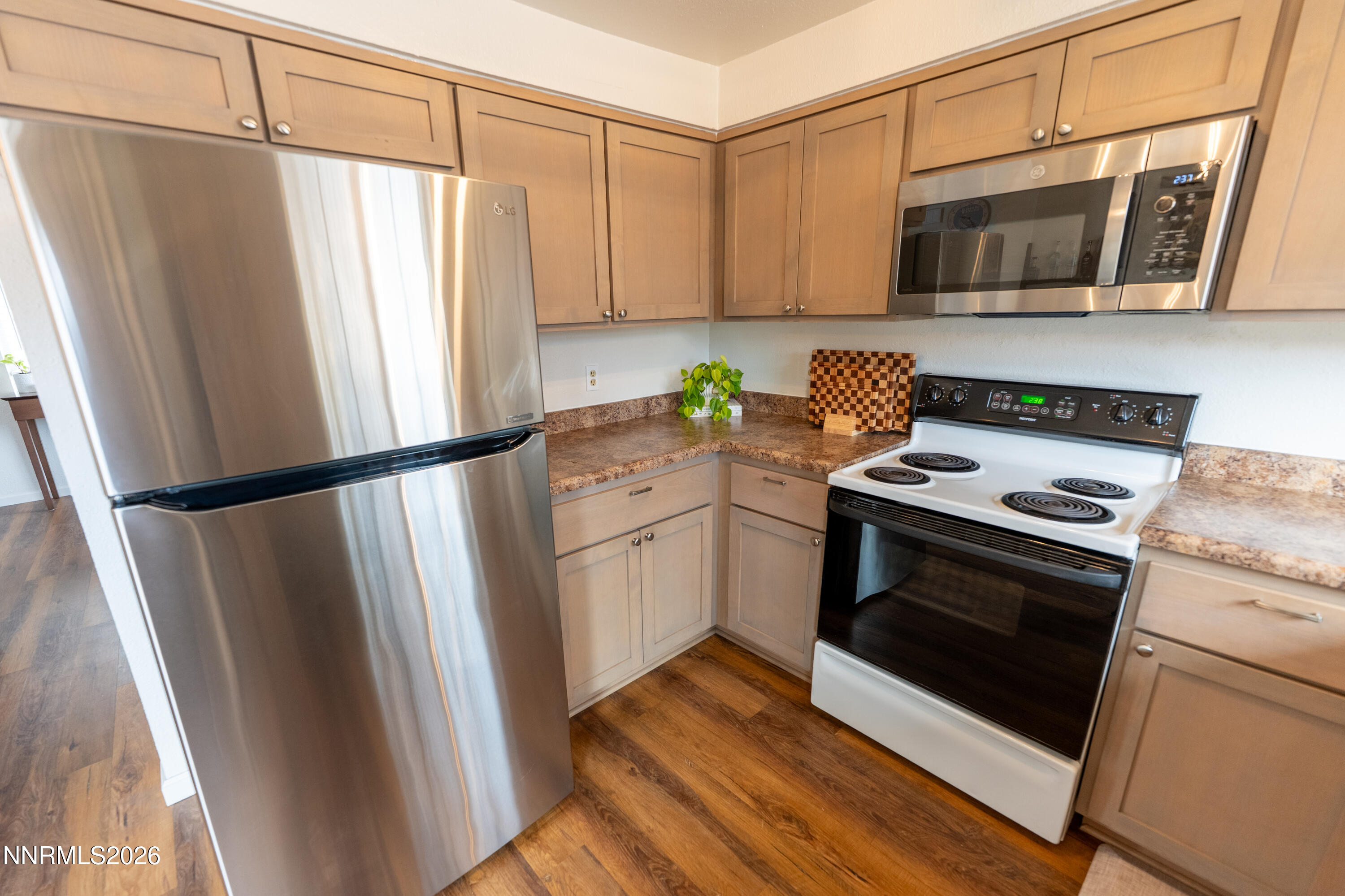 6764 Honeysuckle Court Reno, NV 89506 - Photo 12 of 38 Honeysuckle pic_114-HDR