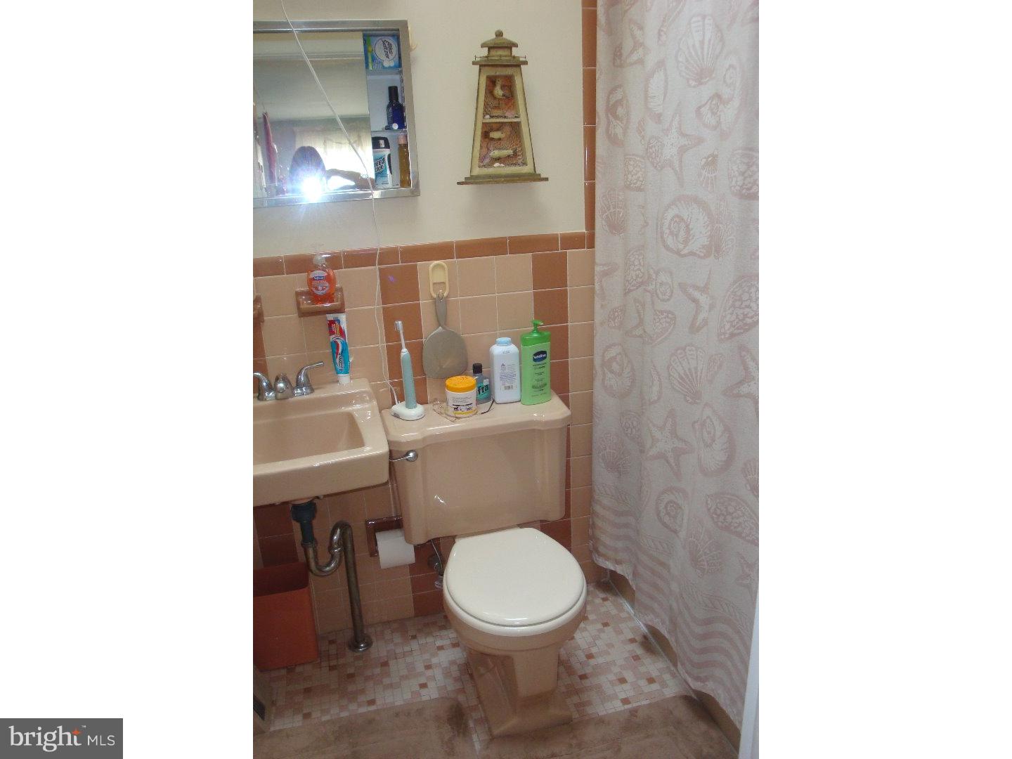 10226 West Keswick Road Philadelphia, PA 19114 - Photo 13 of 22 Gallery Image 13