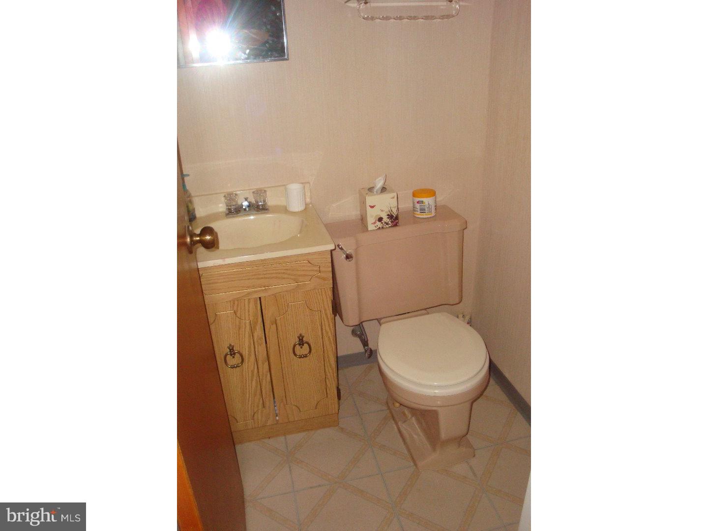 10226 West Keswick Road Philadelphia, PA 19114 - Photo 9 of 22 Gallery Image 9
