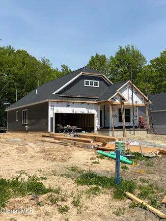 $677,995 | 42 Clover Leaf Drive, Halfmoon, NY 12065