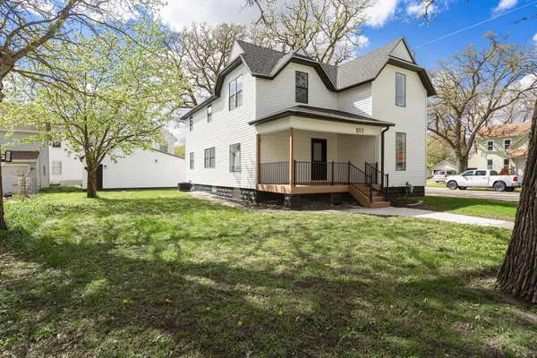 $299,900 | 611 3rd Street Northwest, Austin, MN 55912