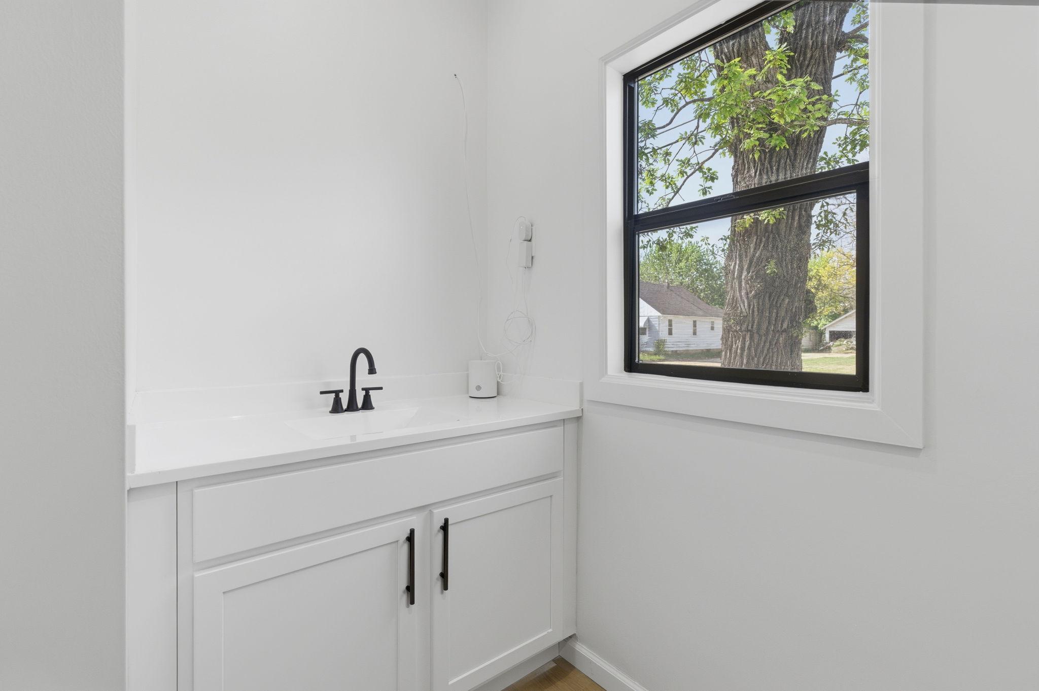 611 3rd Street Northwest Austin, MN 55912 - Photo 36 of 55