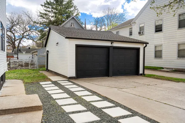 $299,900 | 611 3rd Street Northwest, Austin, MN 55912