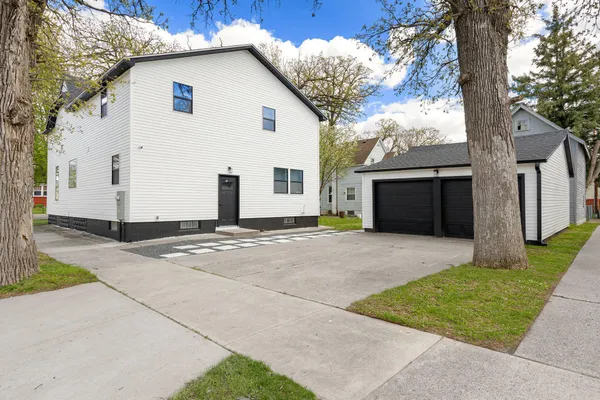 $299,900 | 611 3rd Street Northwest, Austin, MN 55912