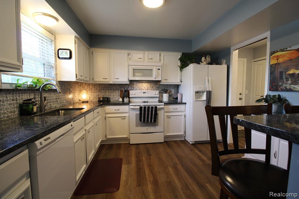 31775 Ridgeside Drive, Unit 2 Farmington Hills, MI 48334 - Photo 18 of 90