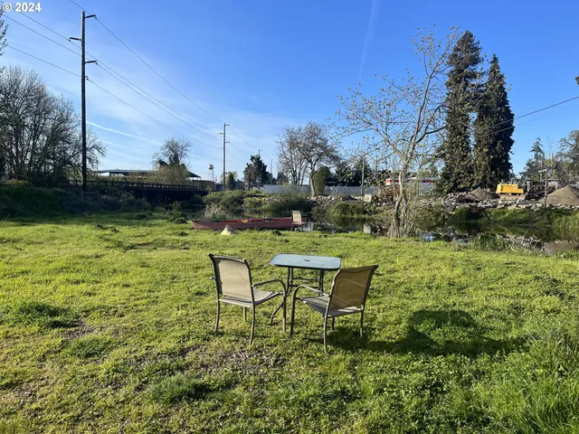 $210,000 | 1590 Ivy Street, Junction City, OR 97448