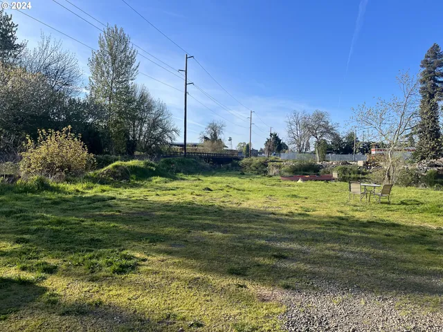 $210,000 | 1590 Ivy Street, Junction City, OR 97448