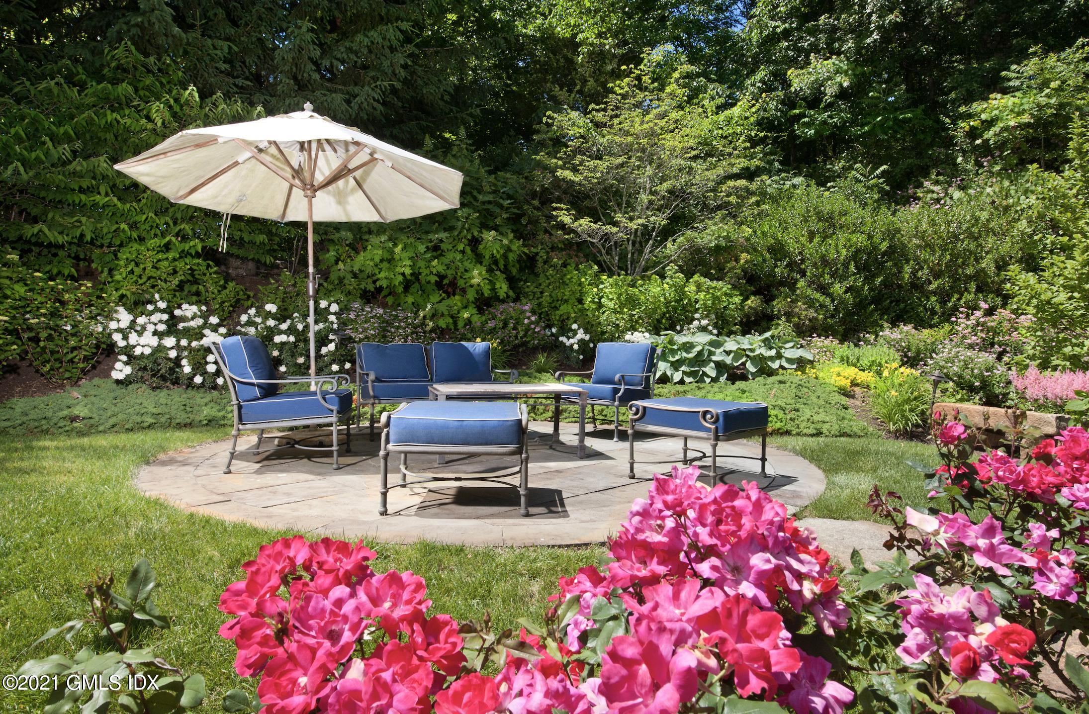 3 Hycliff Road Greenwich, CT 06831 - Photo 29 of 31 a garden view with a seating space