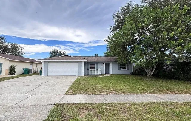 $2,250 | 2715 North Dellwood Drive, Eustis, FL 32726