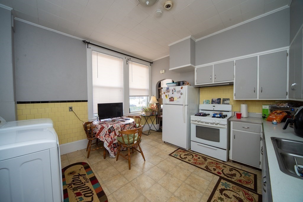124 Walnut Street Clinton, MA 01510 - Photo 10 of 39 Gallery Image 10