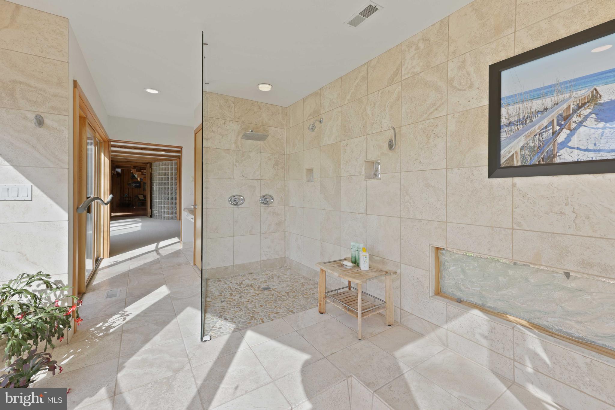 15936 Meadow Walk Road Woodbine, MD 21797 - Photo 34 of 80 Primary Bath