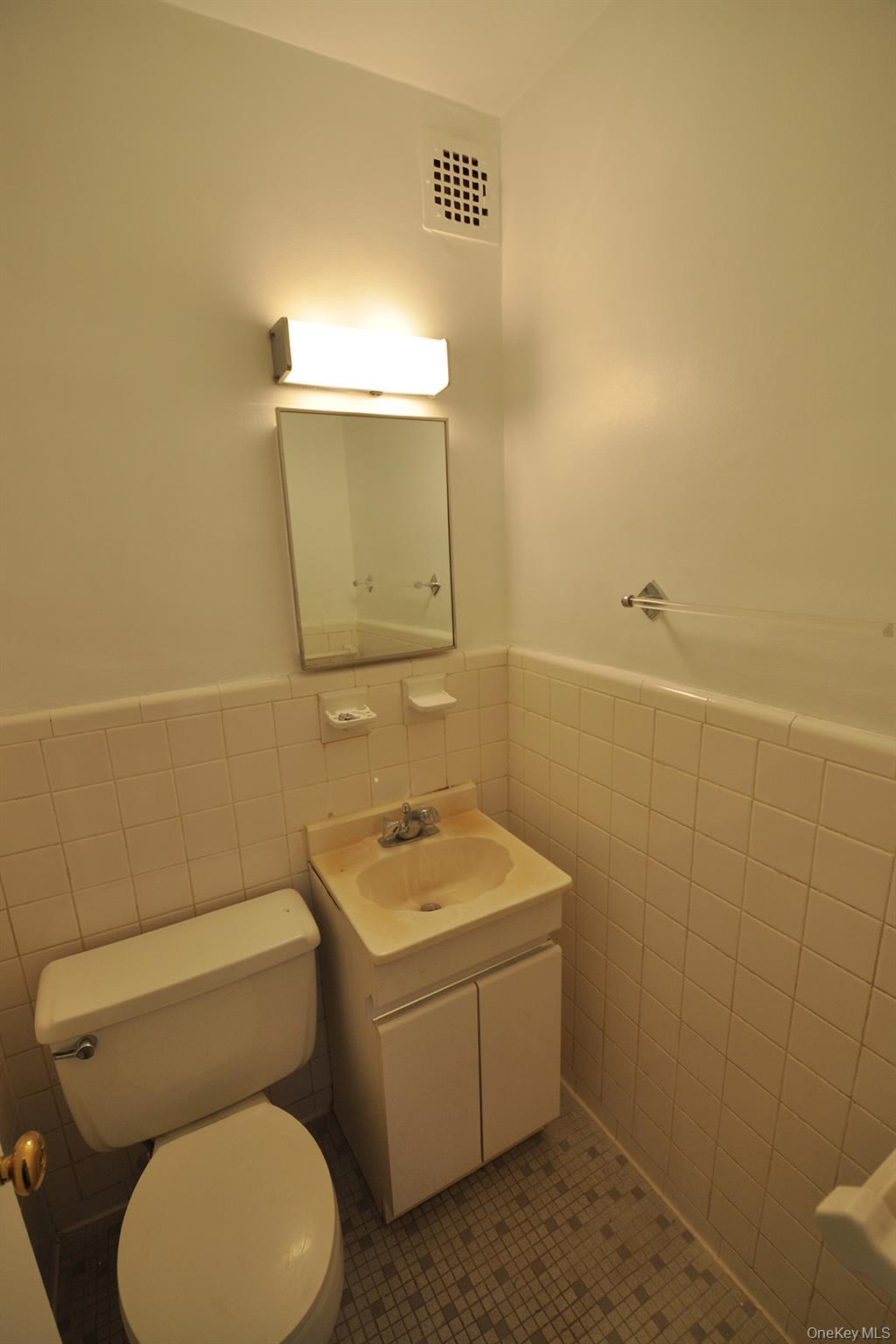 240 Garth Road, Unit 6B2 Scarsdale, NY 10583 - Photo 5 of 16