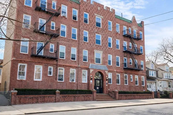 $330,000 | 109-18 Lefferts Boulevard, Unit A3 | South Ozone Park