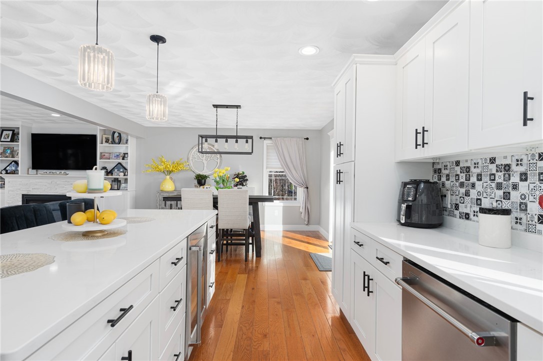 270 Olney Arnold Road Cranston, RI 02921 - Photo 17 of 48