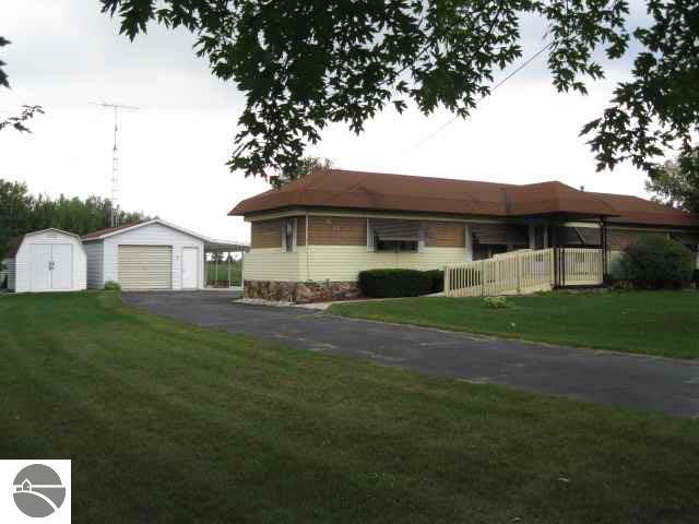 606 South School Road Sterling, MI 48659 - Photo 3 of 6 1750868-2.JPG