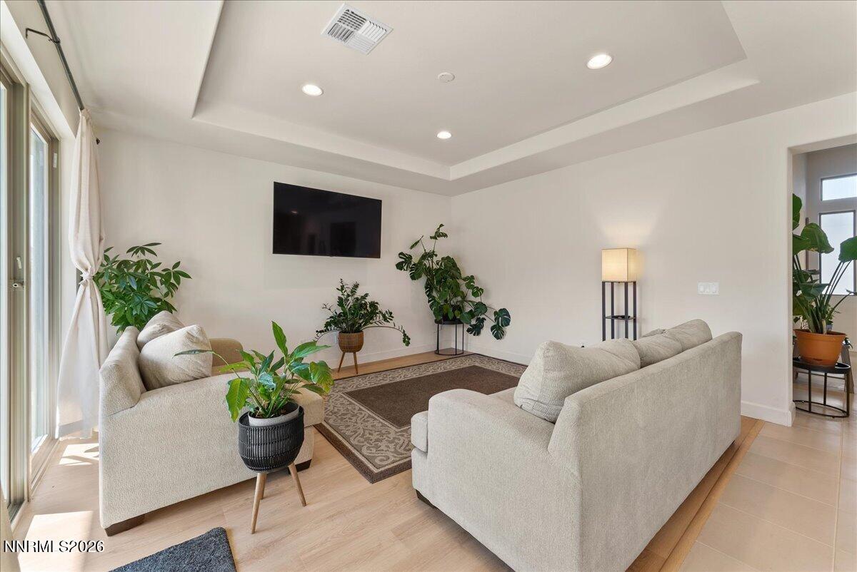 11174 Freedom Range Lane Reno, NV 89521 - Photo 7 of 40 11174 Freedom Range (8)