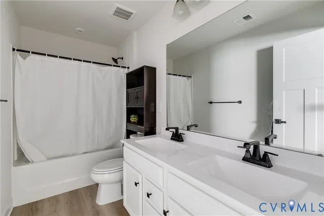 $599,999 | 14401 Botsford Avenue, Chester, VA 23831