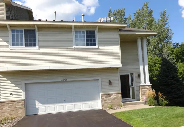 $2,300 | 4770 Underwood Lane North, Unit E, Minneapolis, MN 55442