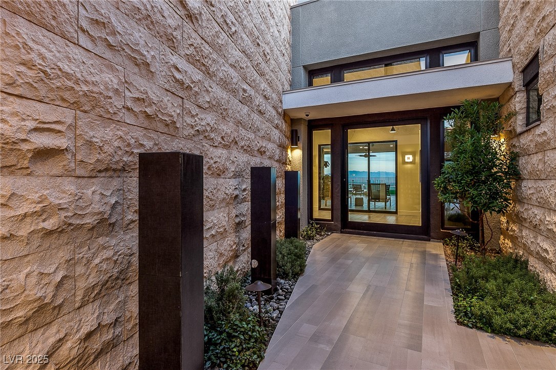 2240 Sky Pointe Ridge Drive Henderson, NV 89052 - Photo 3 of 66