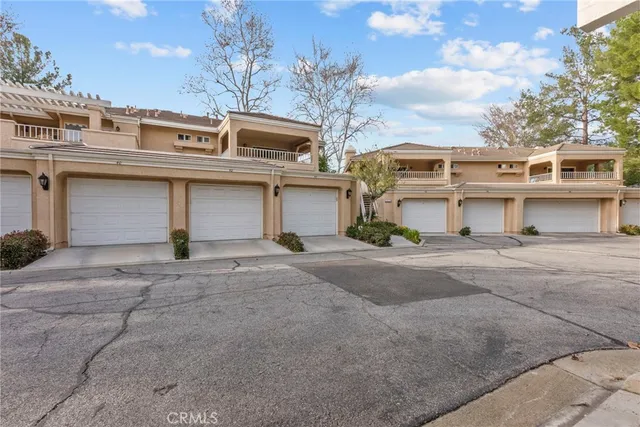 $3,600 | 24013 Arroyo Park Drive, Unit 42, Valencia, CA 91355