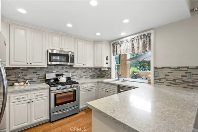 $3,600 | 24013 Arroyo Park Drive, Unit 42, Valencia, CA 91355