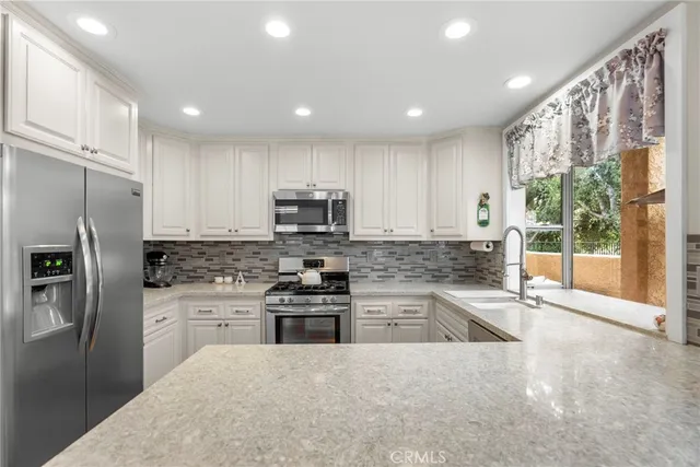 $3,600 | 24013 Arroyo Park Drive, Unit 42, Valencia, CA 91355